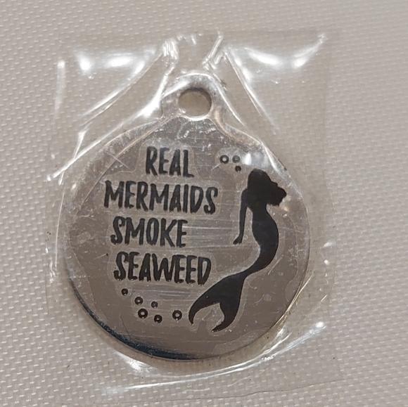 ALL Jewelry Making Supplies, mermaids,shells, mermaid hearts, 49 pcs. - Picture 8 of 9